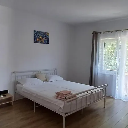 Cosmin 게스트하우스 *
