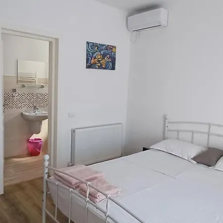 Guest house Vila Cosmin *